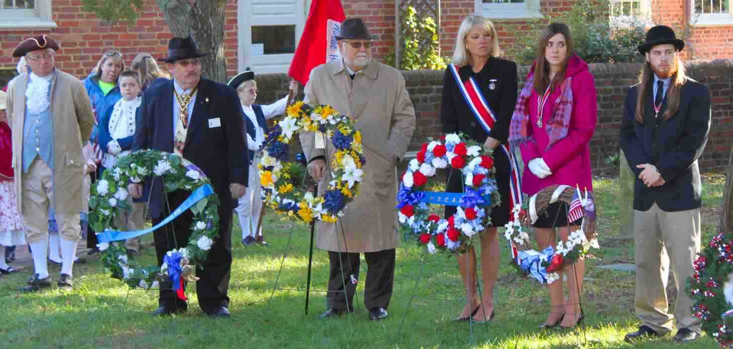 Organizations presenting wreaths and the grave of Thomas Nelson, Jr.